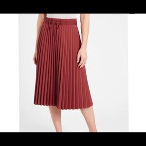 Athleta pleated skirt with drawstring